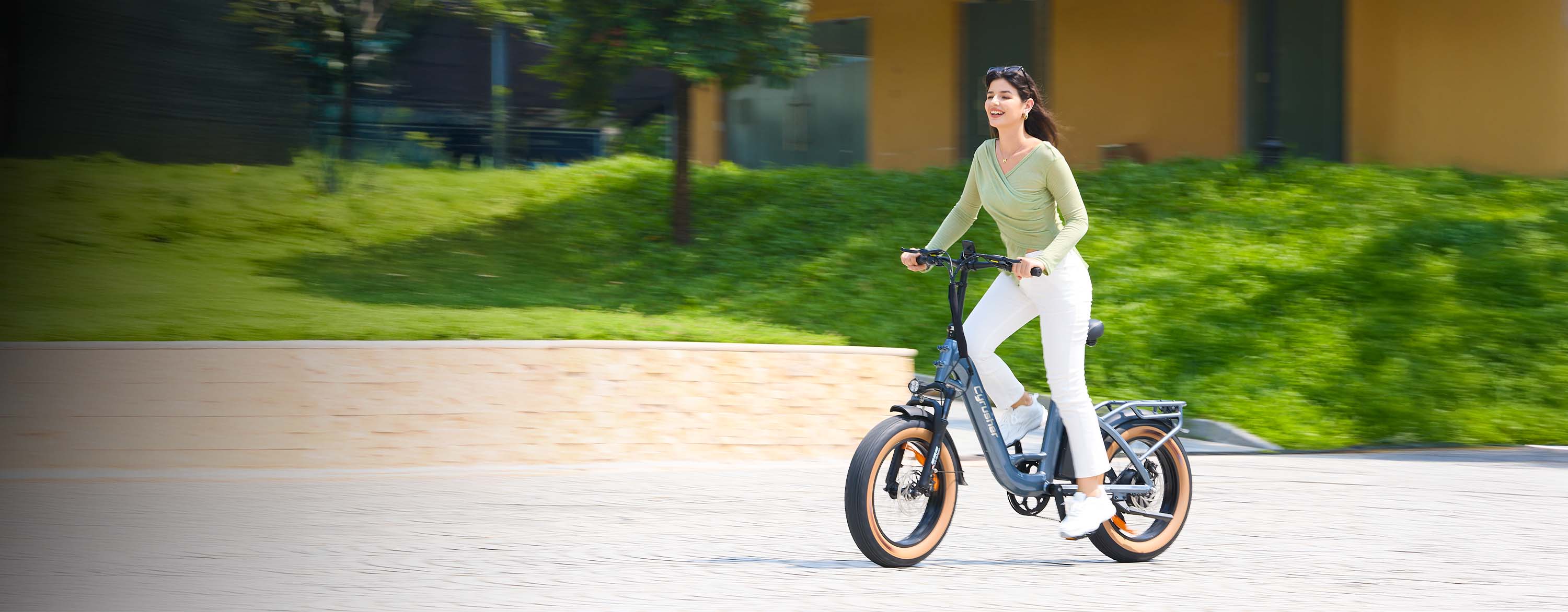 <strong>Effortless Commutes, Everyday Luxe.</strong>